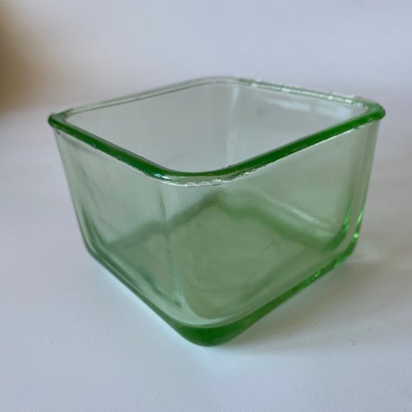 Vintage Uranium Glass Fridge Dish: Green Glass, Glowing - Picture 4 of 11